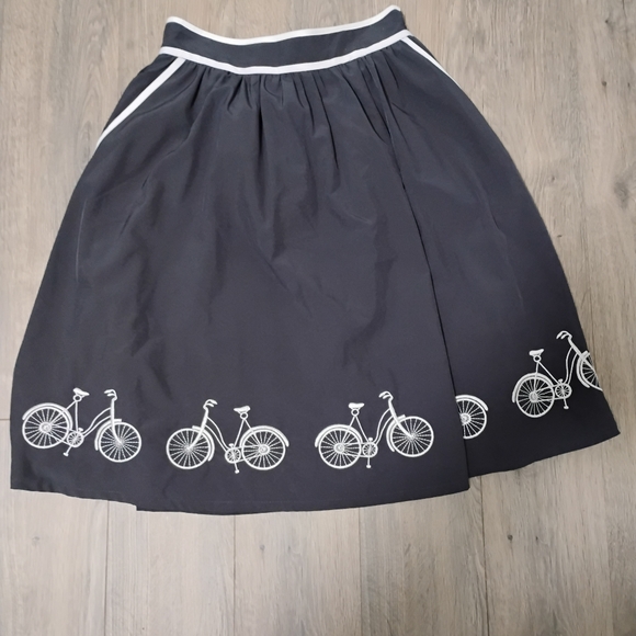 Anthropologie Comme Toi Embroidered Bicycle Skirt Medium - Picture 11 of 13